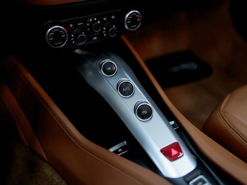 Used 2016 Ferrari California T image 66