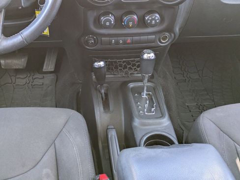 Used 2018 Jeep Wrangler Unlimited Sport S image 17