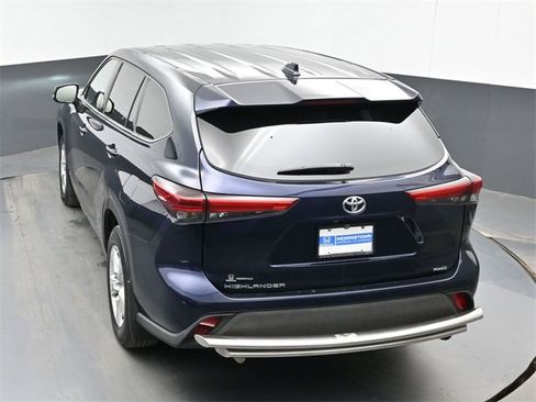 Used 2020 Toyota Highlander L image 40