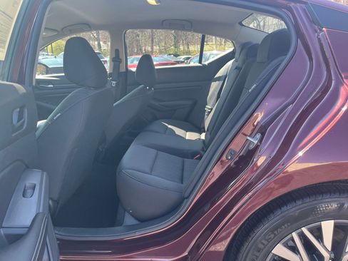 Used 2025 Nissan Altima 2.5 SV image 21