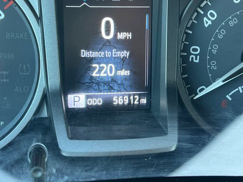 Used 2021 Toyota Tacoma TRD Off-Road image 25