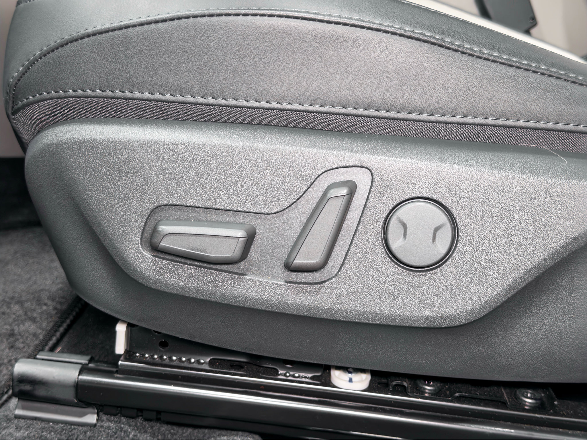 Used 2024 Kia Niro Wave w/ Wave Preserve Package FWD image 6