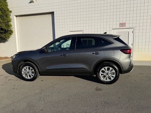 Used 2025 Ford Escape Active image 3