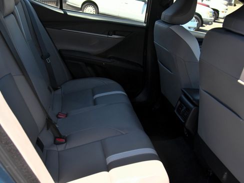 Used 2025 Toyota Camry SE FWD image 43