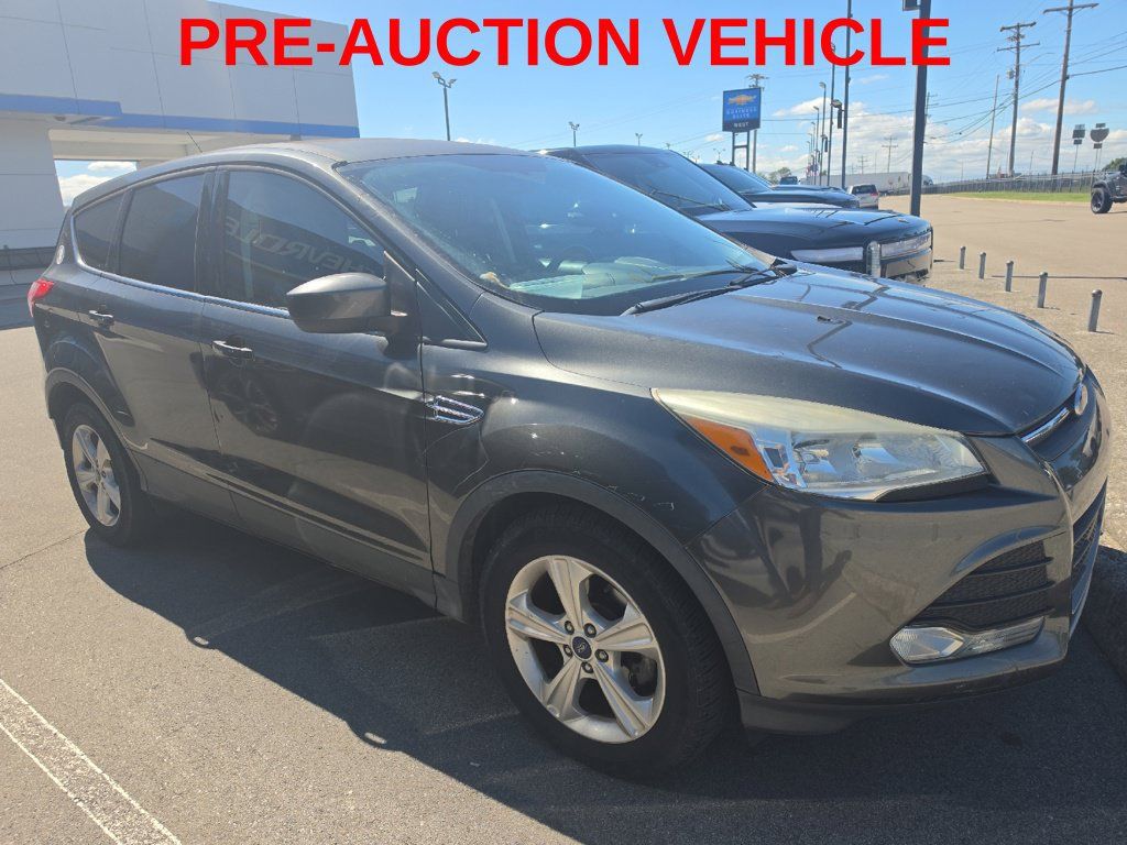 Used 2015 Ford Escape SE FWD image 1