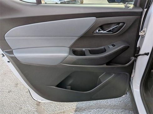 Used 2021 Chevrolet Traverse LT image 26