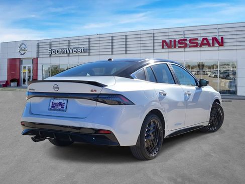 New 2026 Nissan Sentra SR w/ Floor Mat Package image 6