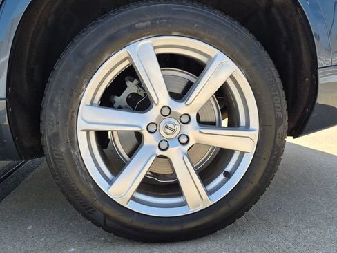 Used 2021 Volvo XC90 T6 Momentum AWD/4WD image 23