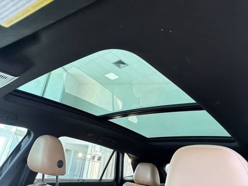 Certified 2025 Volkswagen Atlas Cross Sport SEL image 16