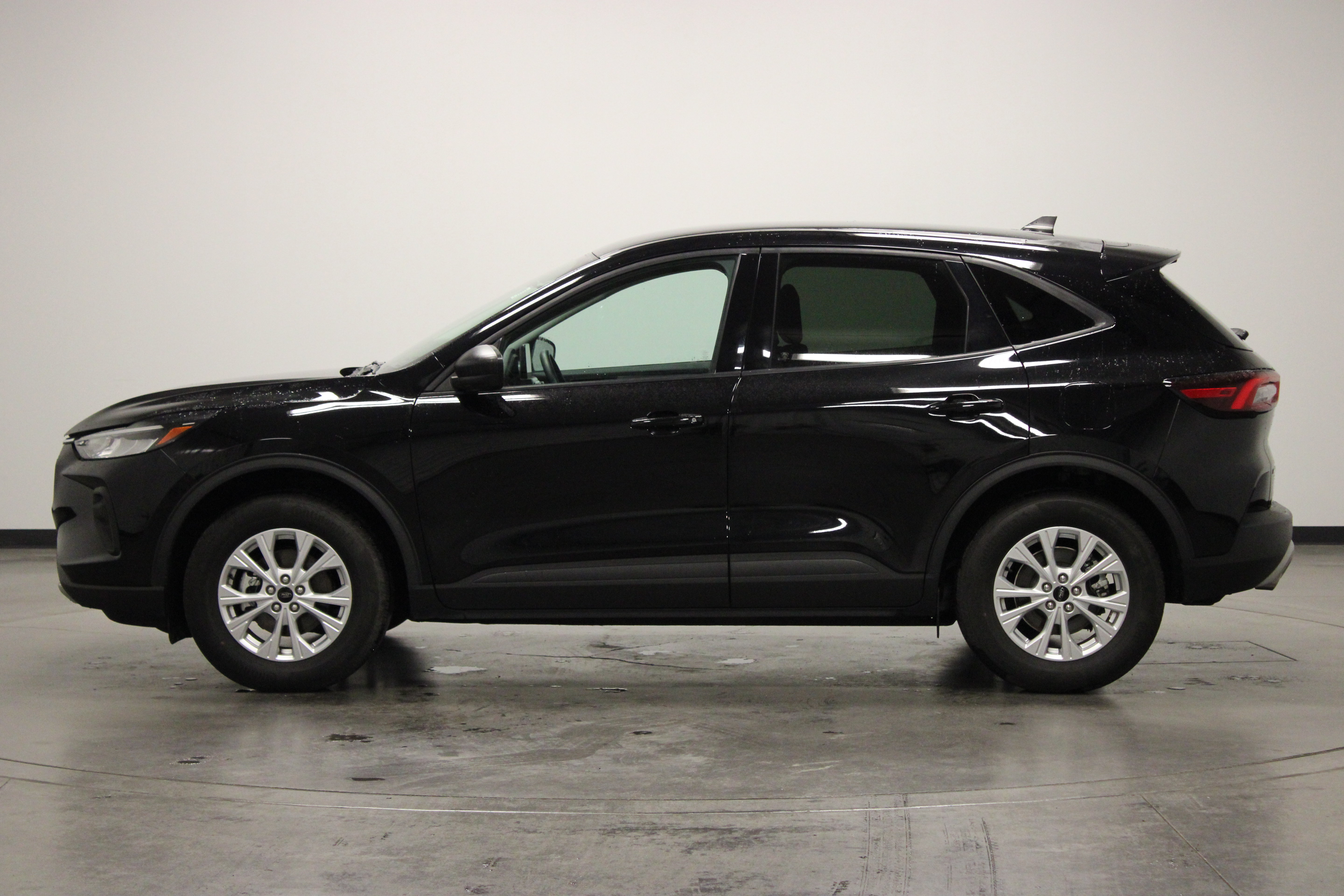 Used 2025 Ford Escape Active AWD/4WD image 5
