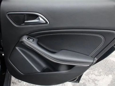 Used 2018 Mercedes-Benz GLA 250 4MATIC image 46