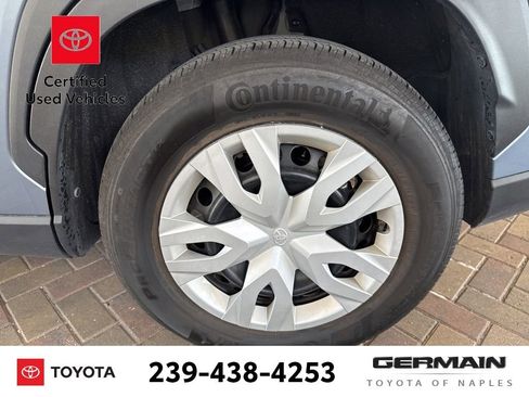 Used 2024 Toyota Corolla Cross L image 9