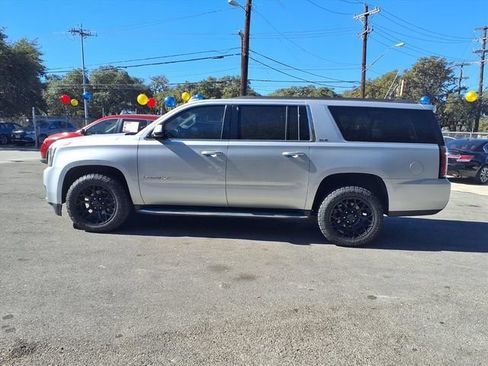 Used 2017 GMC Yukon XL SLE w/ SLE Value Package RWD image 4