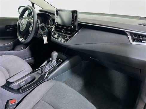 Used 2022 Toyota Corolla LE image 28