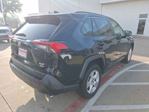 Used 2021 Toyota RAV4 XLE image 6