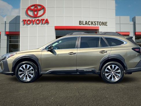 Used 2023 Subaru Outback Limited AWD/4WD image 6