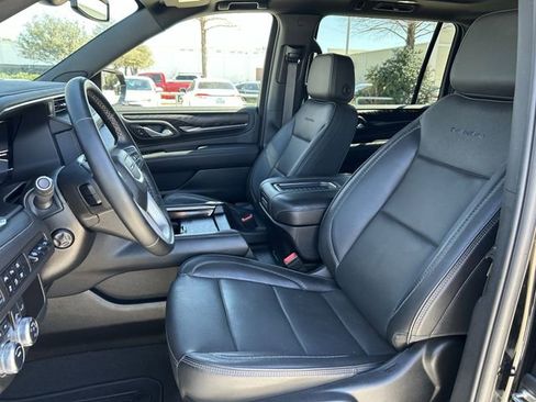 Used 2024 GMC Yukon XL Denali image 21