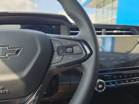 New 2027 Chevrolet Bolt LT w/ Comfort Package FWD image 34