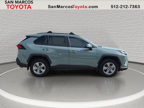 Used 2022 Toyota RAV4 XLE w/ Convenience Package FWD image 5