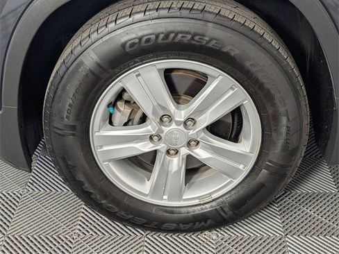 Used 2019 Chevrolet Trax LT w/ LT Convenience Package image 8