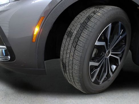 Used 2023 Toyota Crown Limited image 40