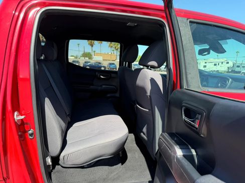 Used 2019 Toyota Tacoma TRD Sport w/ Technology Package AWD/4WD image 26