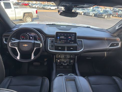 Used 2021 Chevrolet Tahoe Premier w/ Premium Package image 12