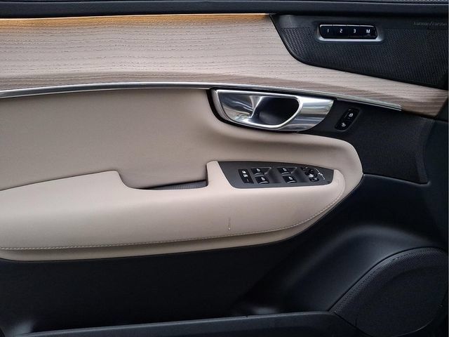 Certified 2026 Volvo XC90 B6 Plus AWD/4WD image 9