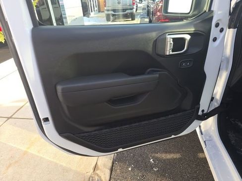 New 2026 Jeep Gladiator Sport image 10