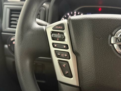 Used 2020 Nissan Titan S image 22