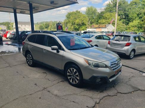 Used 2016 Subaru Outback 2.5i Limited AWD/4WD image 8