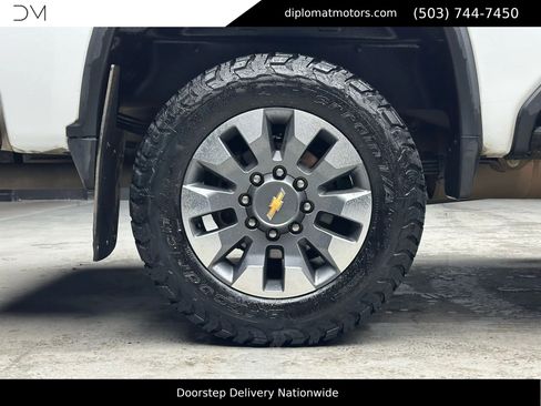 Used 2024 Chevrolet Silverado 2500 Custom AWD/4WD image 39