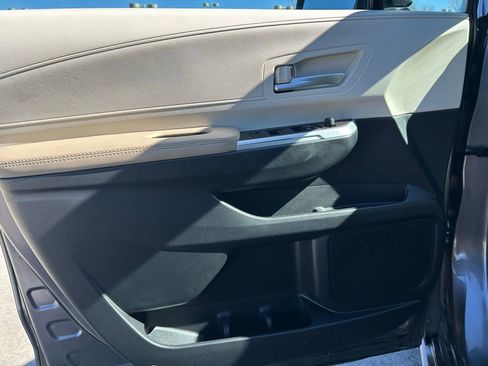 Used 2024 Toyota Sienna XLE w/ XLE Plus Package image 12