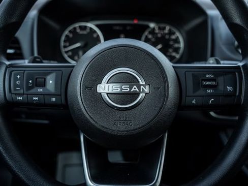 Used 2023 Nissan Rogue S FWD image 15