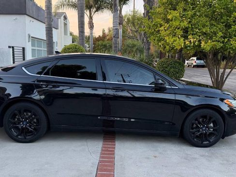 Used 2020 Ford Fusion SE w/ Equipment Group 151A image 4