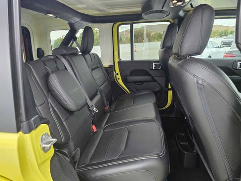 Used 2023 Jeep Wrangler Unlimited Sahara AWD/4WD image 12
