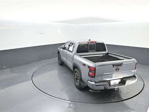Used 2022 Nissan Frontier PRO-4X image 17
