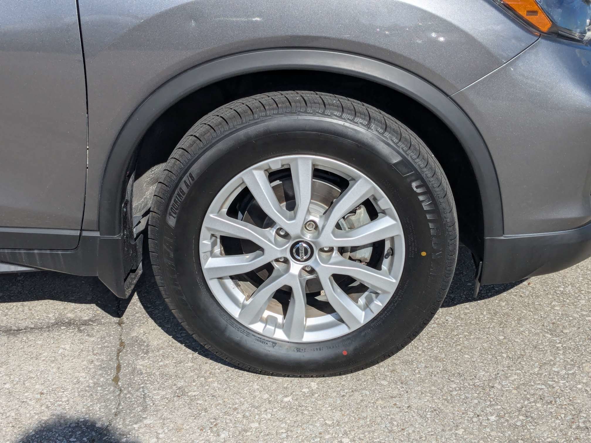 Used 2019 Nissan Rogue S w/ Special Edition Package FWD image 12