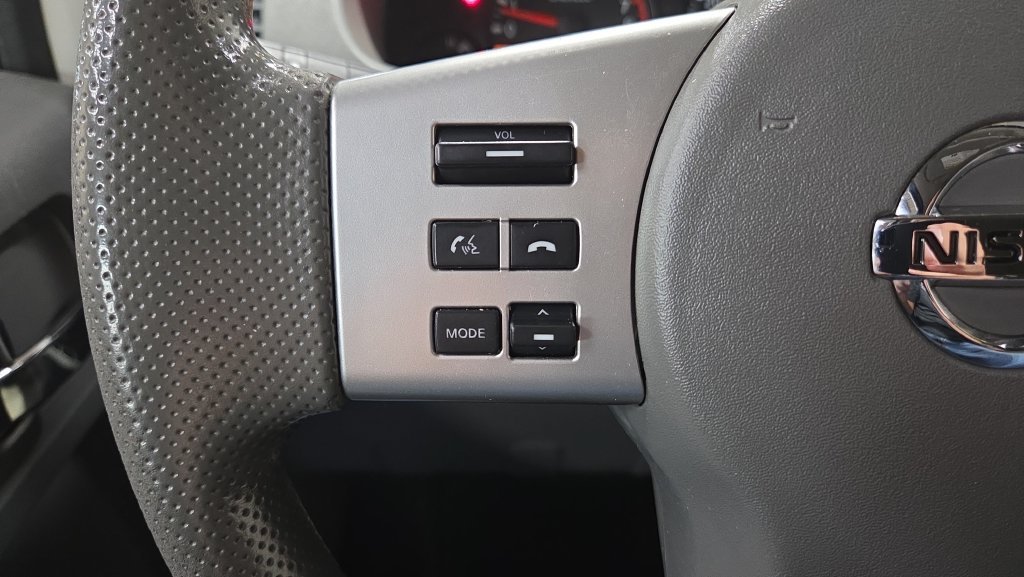 Used 2018 Nissan Frontier SV AWD/4WD image 11