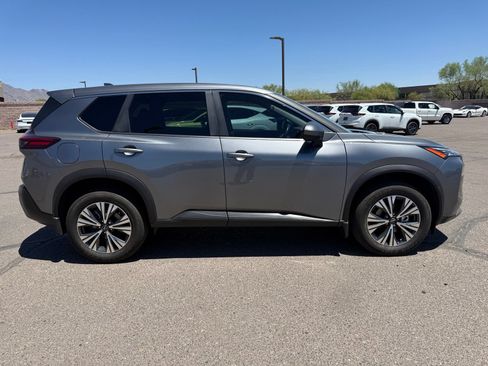 Used 2023 Nissan Rogue SV FWD image 4