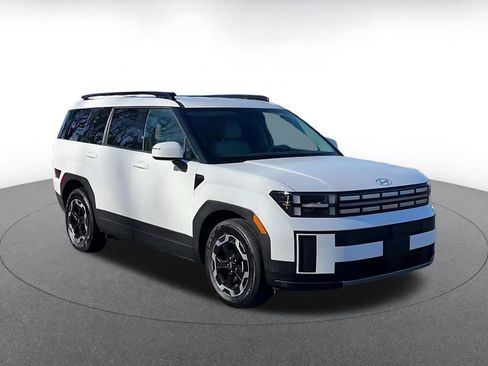 Used 2025 Hyundai Santa Fe SEL image 2