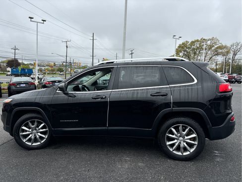 Used 2018 Jeep Cherokee Limited AWD/4WD image 6