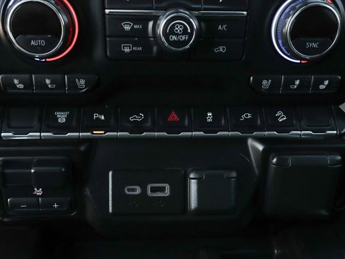 Used 2021 Chevrolet Silverado 2500 LTZ w/ LTZ Convenience Package image 39