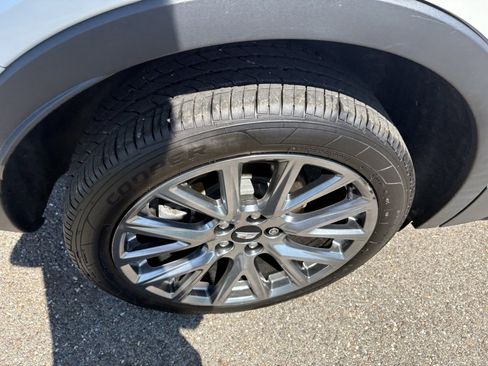 Used 2019 Cadillac XT4 Sport image 17