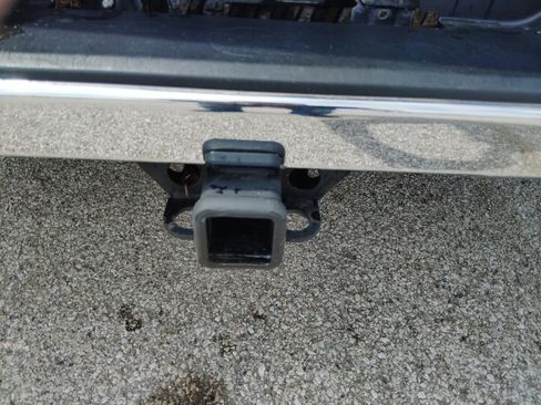 Used 2022 Chevrolet Silverado 1500 LT AWD/4WD image 11