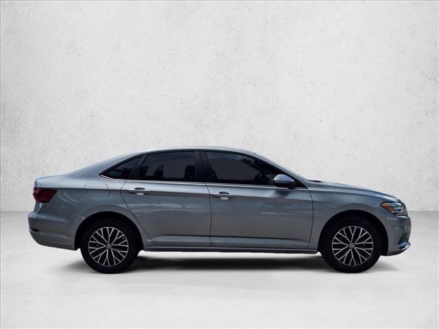 Used 2021 Volkswagen Jetta SE FWD image 4