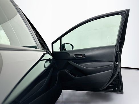 Used 2024 Toyota Corolla LE FWD image 30