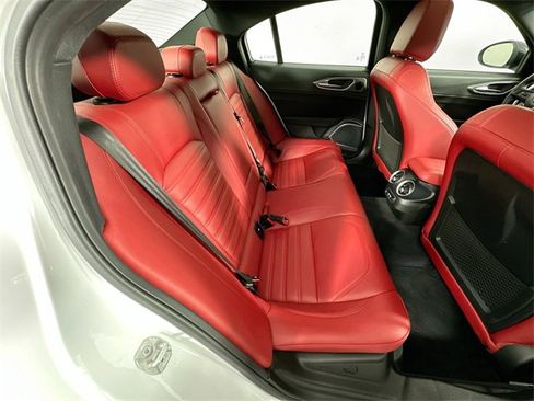 Used 2022 Alfa Romeo Giulia Veloce image 29