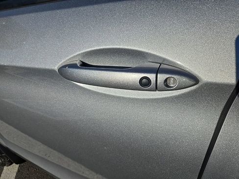 Used 2024 Honda Ridgeline Sport image 10