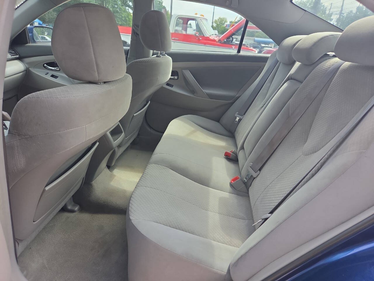 Used 2009 Toyota Camry LE FWD image 16